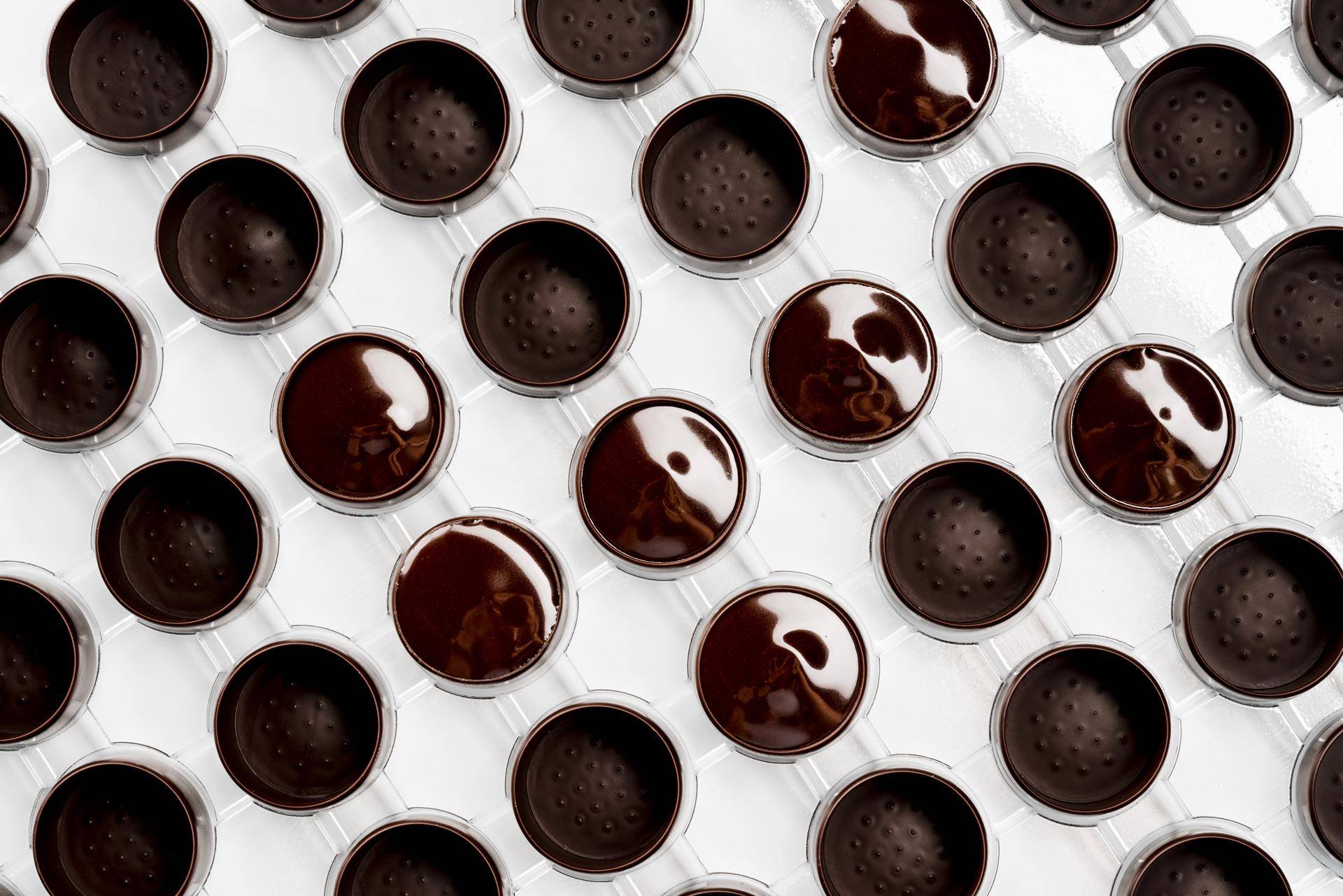 molding chocolate bonbons